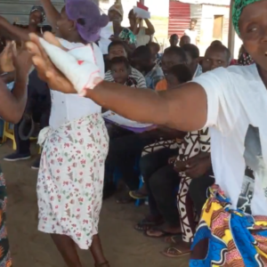 En África se agradece danzando En África se agradece danzando