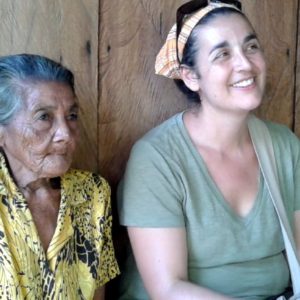 Ana López: “Vivir con un pensamiento y una forma de vida tan distinta te hace replantear tus propias creencias, reforzando algunas y viendo que otras quizá no eran tan importantes. Las mujeres miskitas han sido y serán un ejemplo de fortaleza, sencillez, y de cómo relativizar los problemas” Ana López: “Vivir con un pensamiento y una forma de vida tan distinta te hace replantear tus propias creencias, reforzando algunas y viendo que otras quizá no eran tan importantes. Las mujeres miskitas han sido y serán un ejemplo de fortaleza, sencillez, y de cómo relativizar los problemas”
