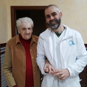 David Martínez: “Cuando quise ser fisioterapeuta pensaba en el deporte, pero cuando empecé a trabajar con la dependencia me enganché” David Martínez: “Cuando quise ser fisioterapeuta pensaba en el deporte, pero cuando empecé a trabajar con la dependencia me enganché”