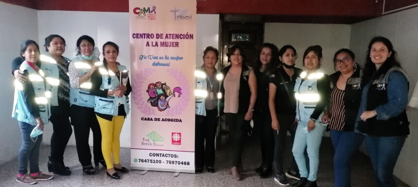 «ASÍ FUNCIONA UNA CASA DE ACOGIDA» Encuentro de trabajo de técnicos del CAM con el personal de la casa de acogida “Mujer Águila” del municipio de Cochabamba «ASÍ FUNCIONA UNA CASA DE ACOGIDA» Encuentro de trabajo de técnicos del CAM con el personal de la casa de acogida “Mujer Águila” del municipio de Cochabamba